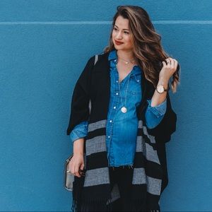 Vintage fringe poncho- ONE SIZE